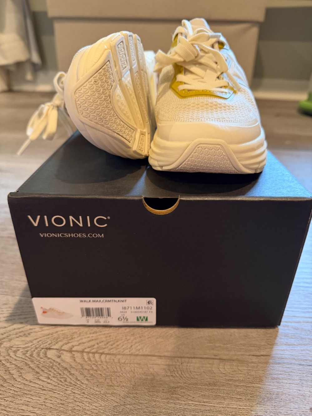 BRAND NEW!!! Vionic sneakers - Picture 3 of 7